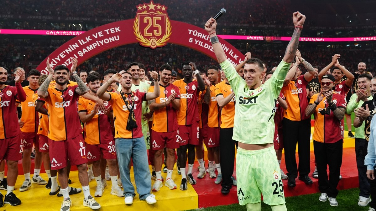 Galatasaray’da futbolcular 1 aylık izne çıktı