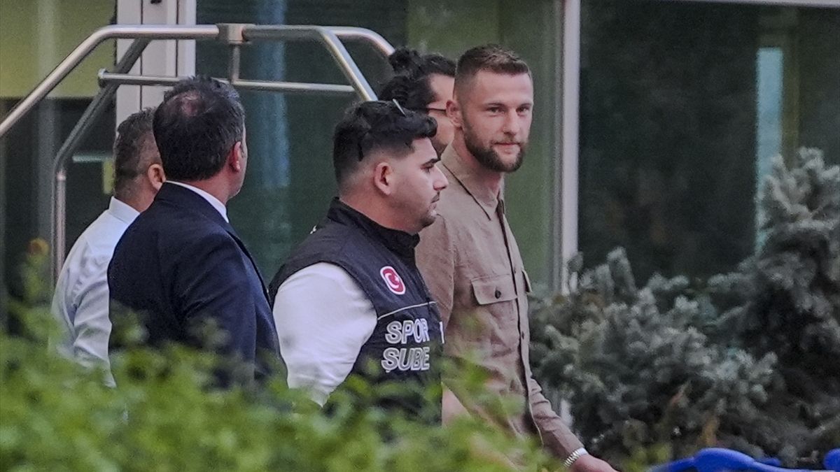 Fenerbahçe’nin yeni transferi Milan Škriniar İstanbul’da